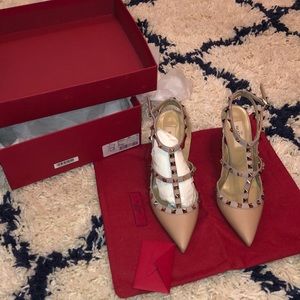 Valentino Garavani
Studded Leather AnkleStrap Pump